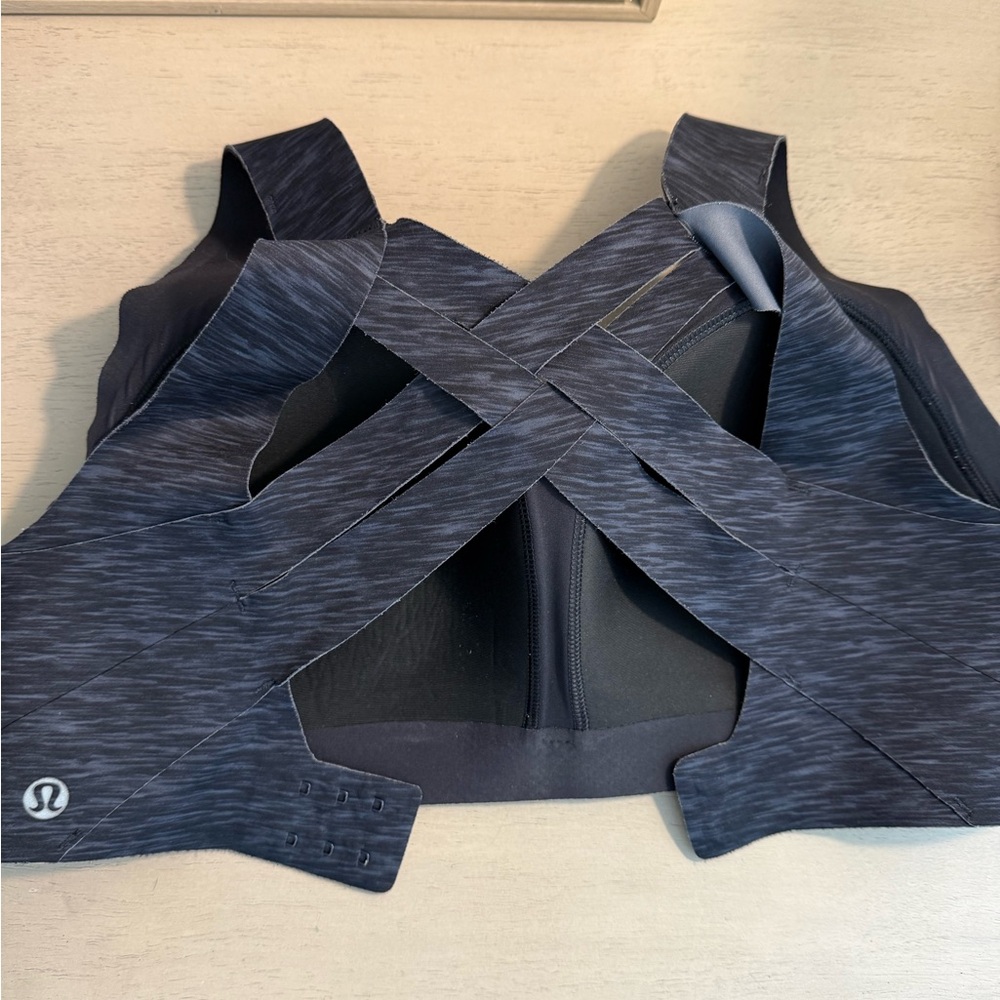 Lululemon Athletica Enlite Charcoal Cross-Back Sports Bra - Picture 4 of 5